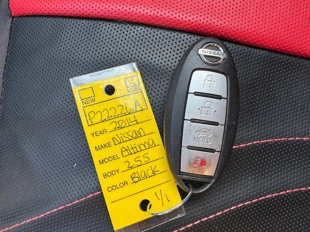 Used 2014 Black Nissan 2.5 S image 22