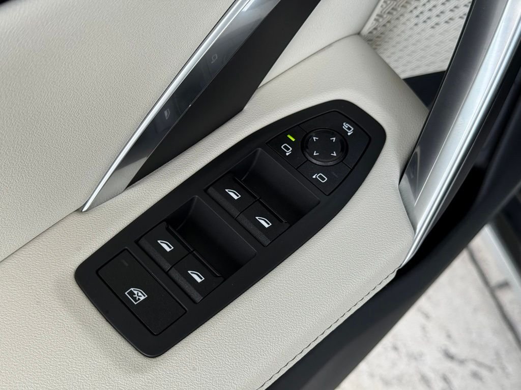 New 2026 White BMW xDrive28i image 12