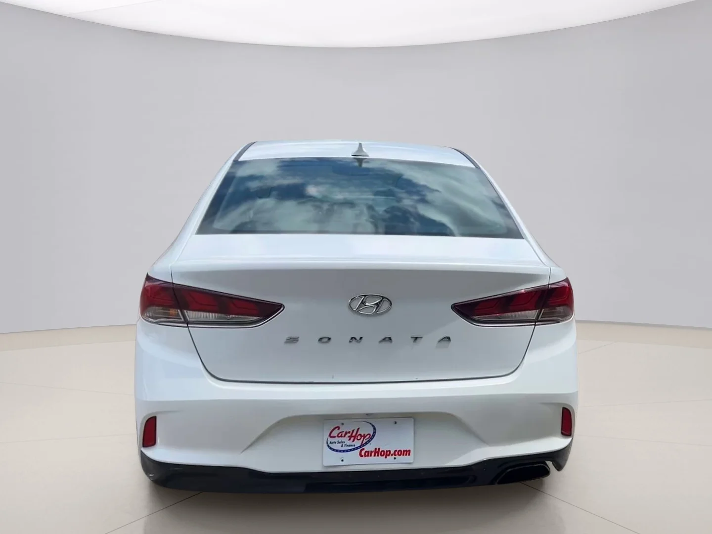 Used 2018 White Hyundai SPORT image 4