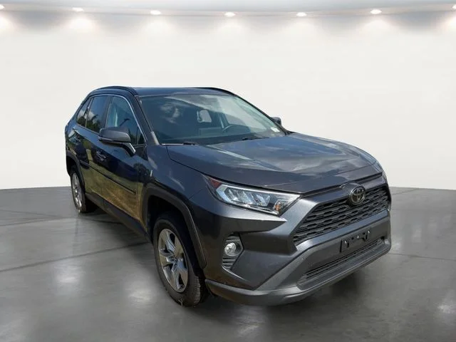 Used 2019 Gray Toyota XLE image 6