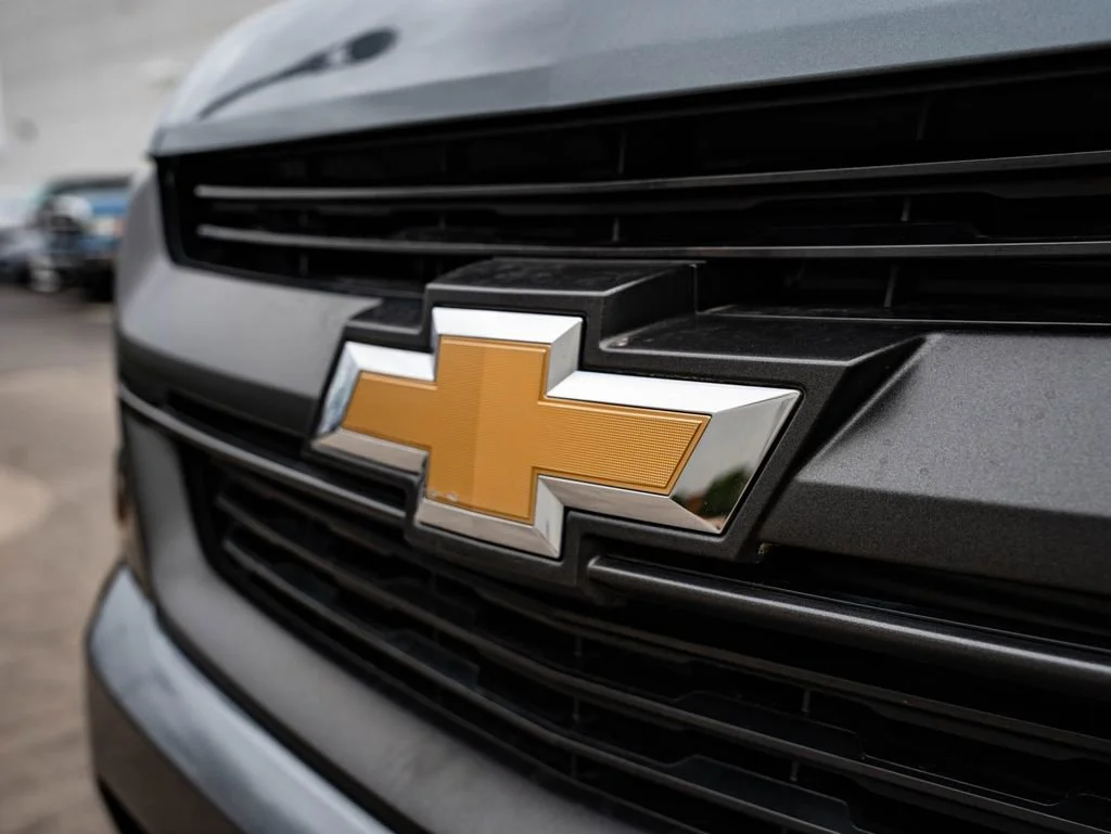 Used 2019 Satin Steel Metallic Chevrolet Z71 image 3