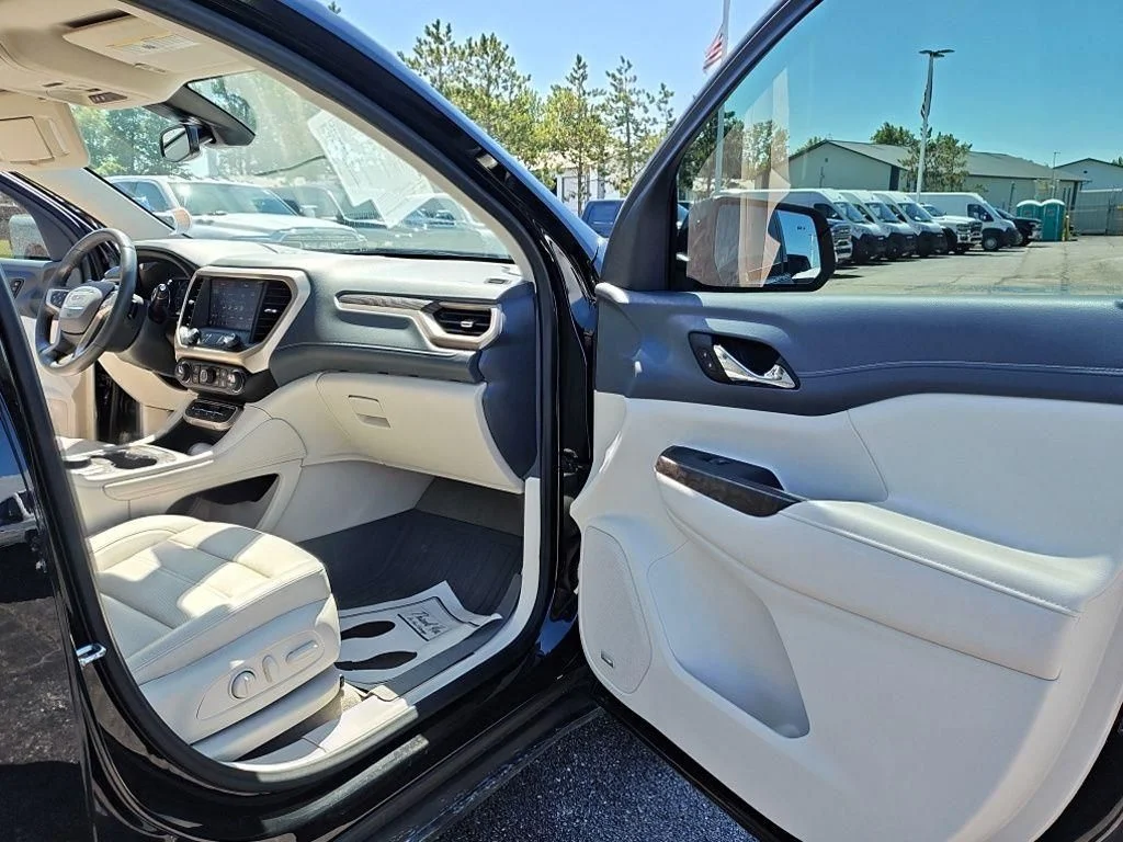 Used 2023 Black GMC Denali image 36