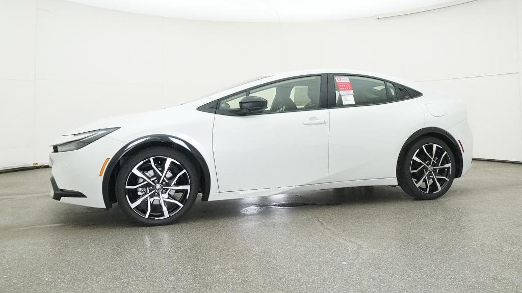 2025 Toyota Prius XSE - Photo 3