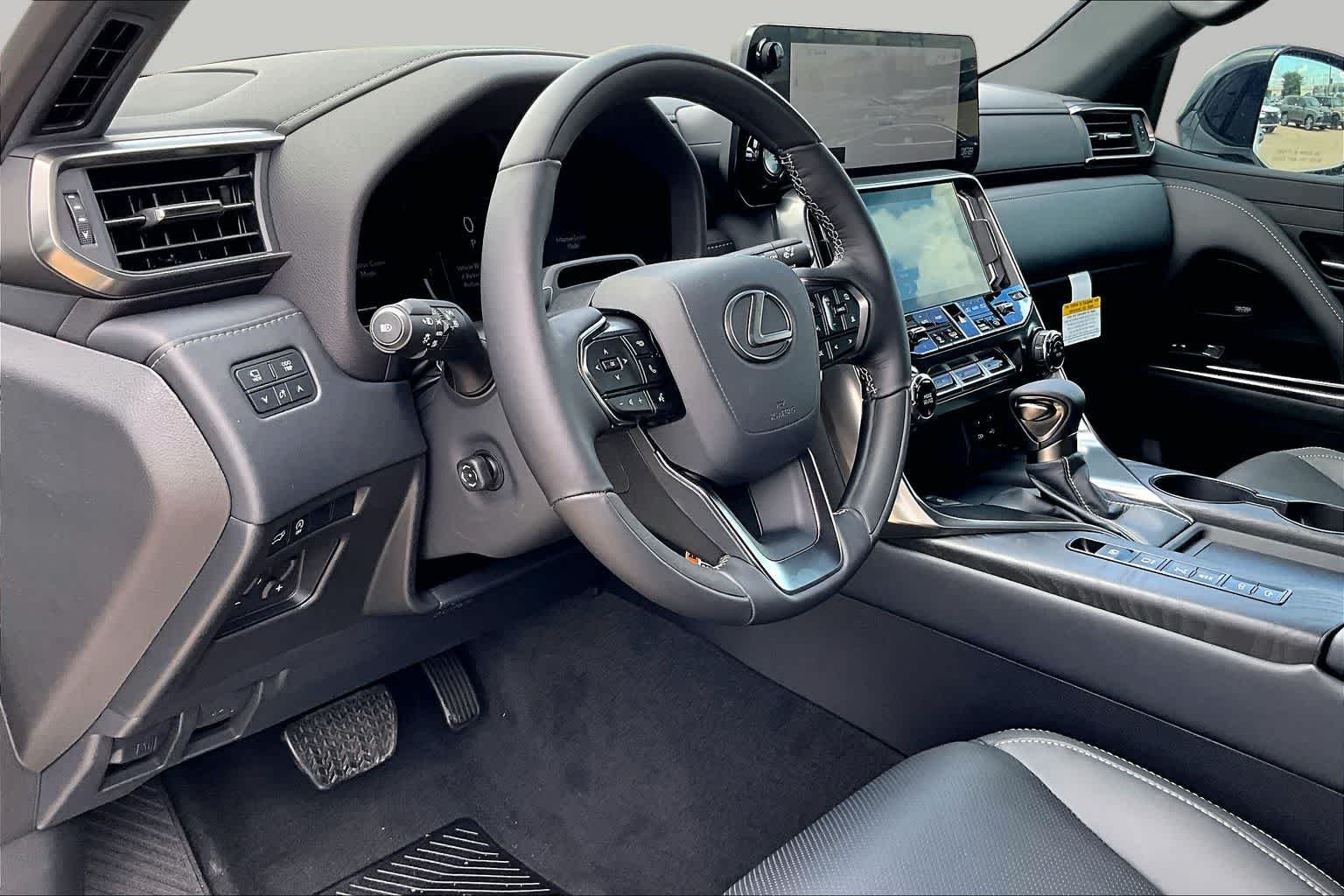 New 2026 Eminent White Pearl Lexus LUXURY image 10