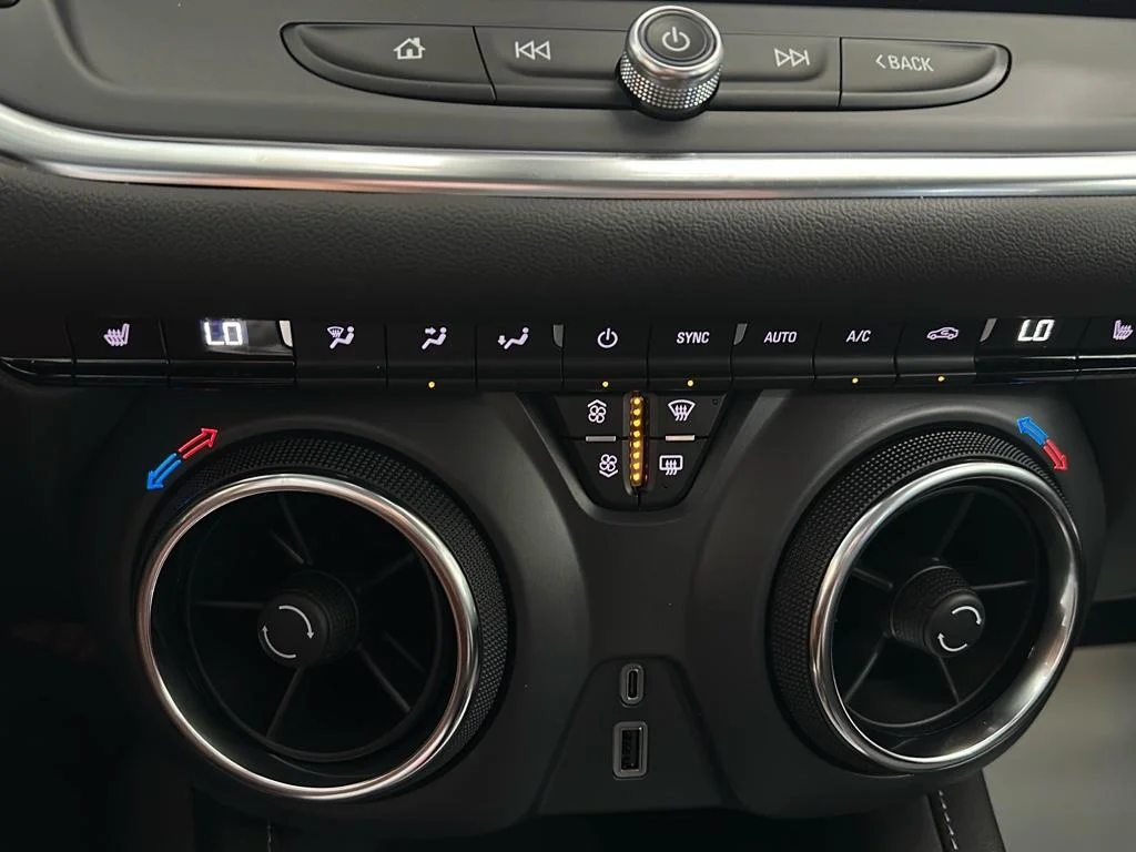 2025 Chevrolet Blazer 2LT - Photo 31