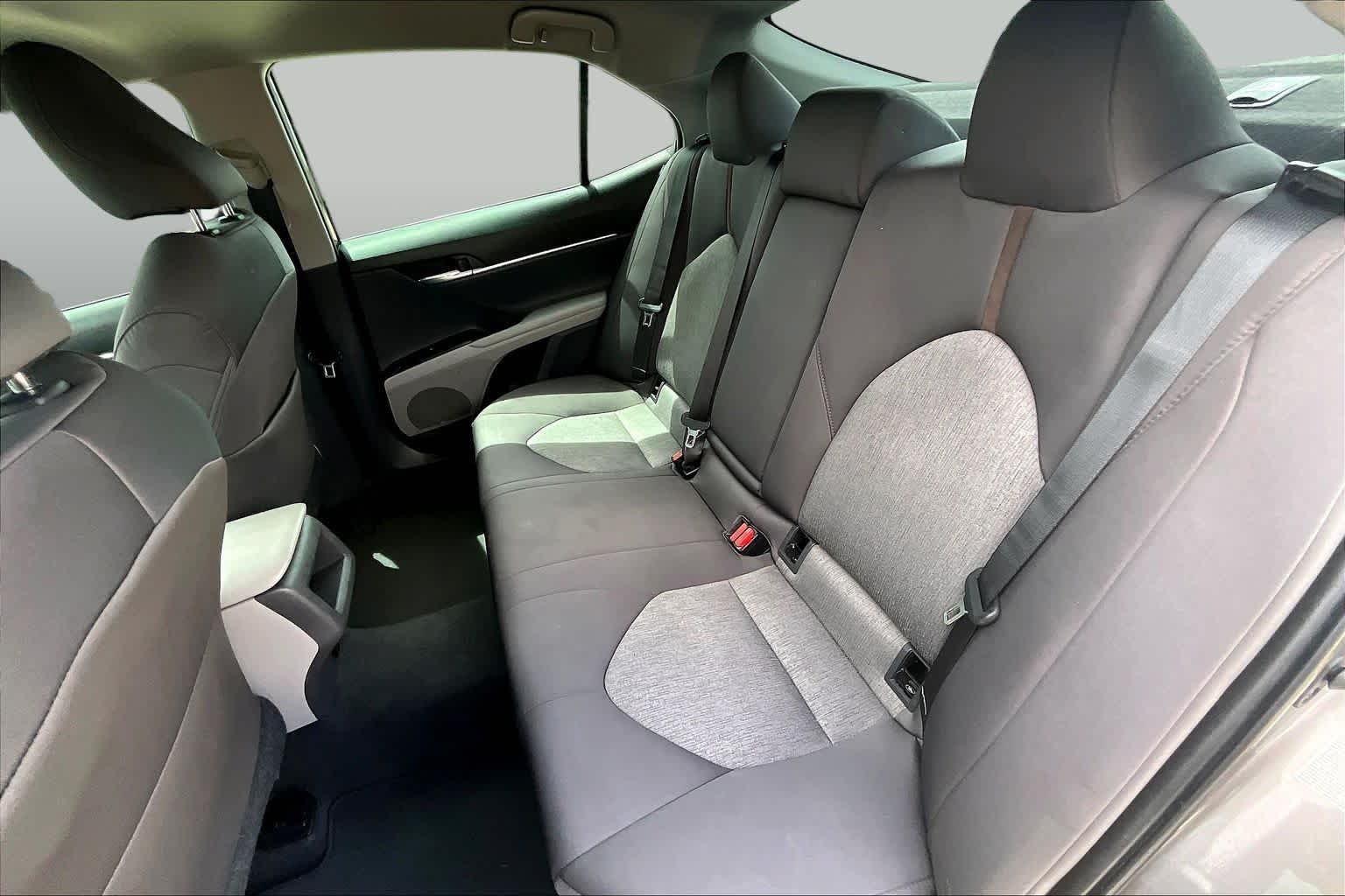 Used 2018 Predawn Gray Mica Toyota LE image 18