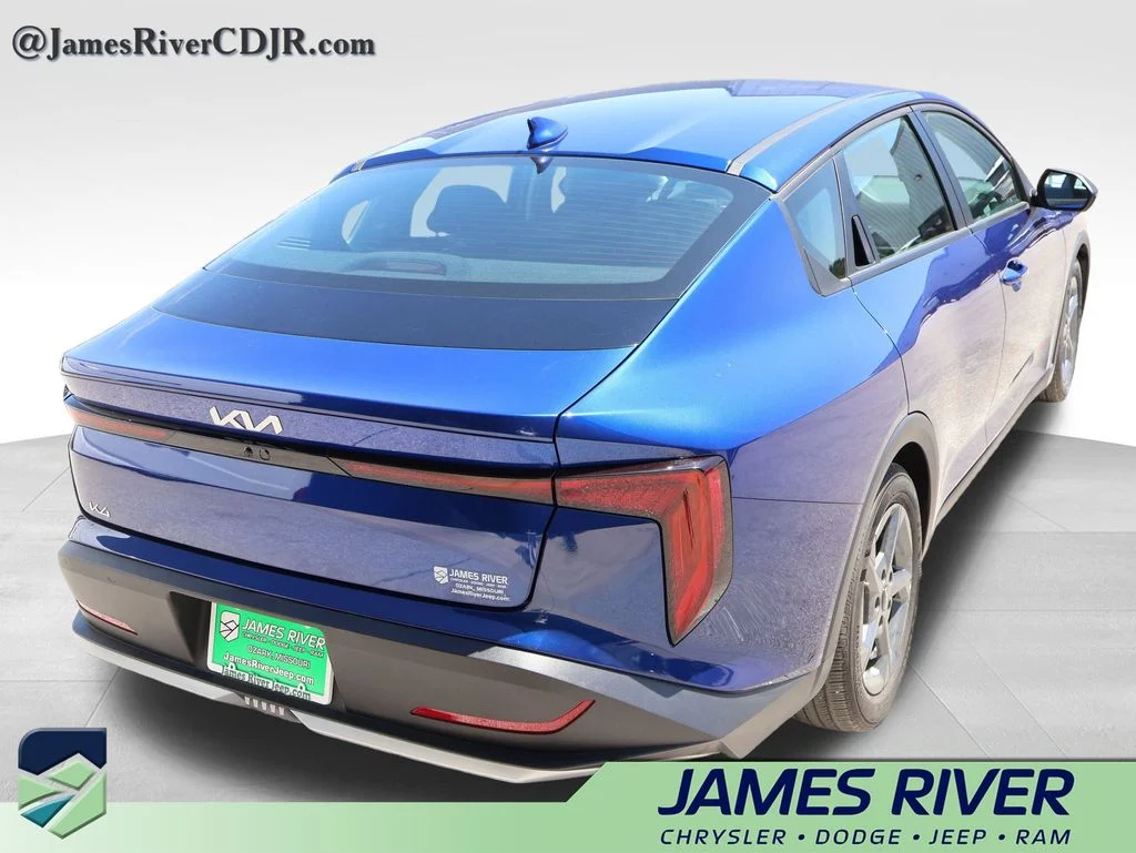 Used 2025 Blue Kia LXS image 5