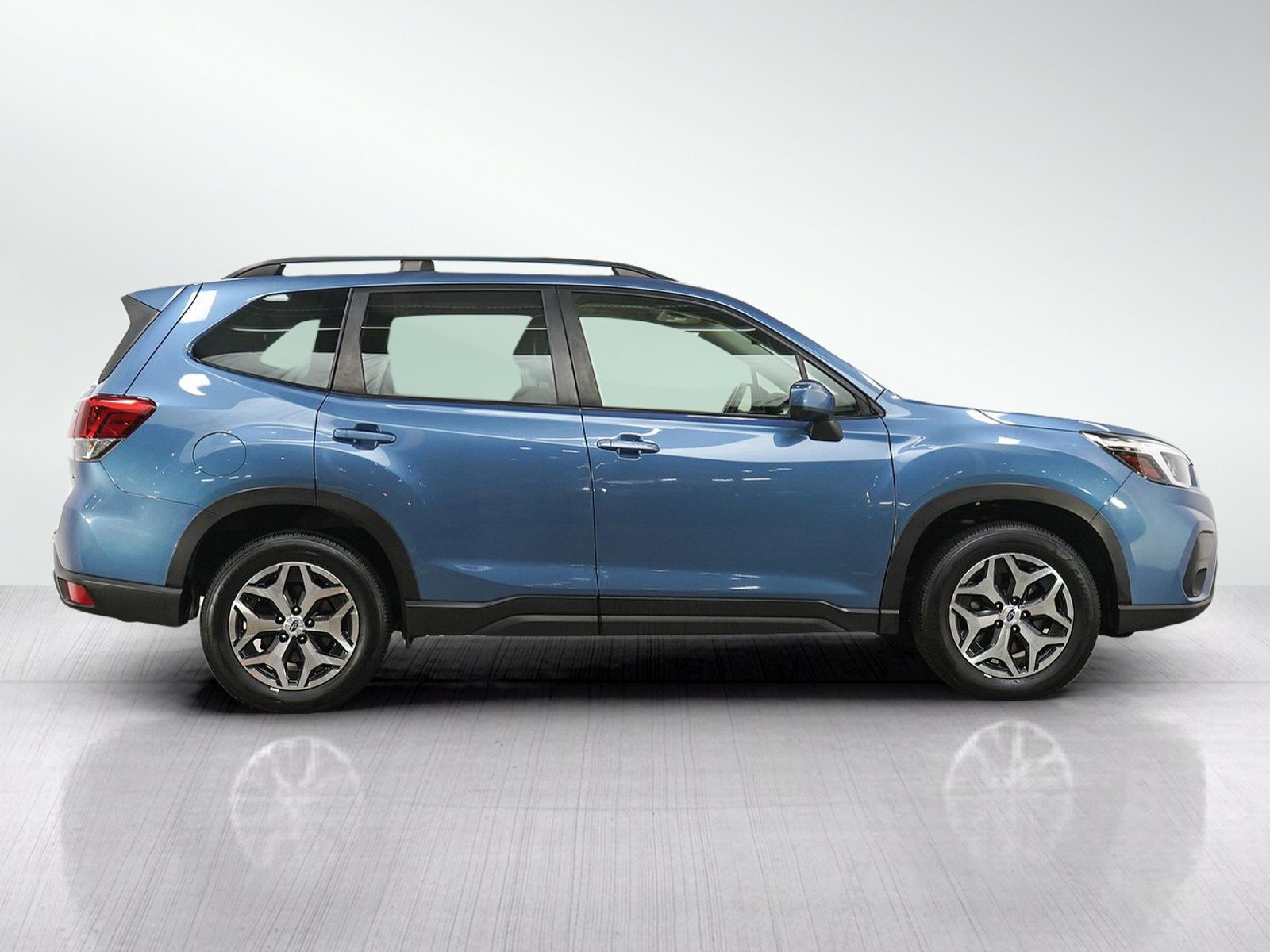 Used 2020 Horizon Blue Pearl Subaru Premium image 6