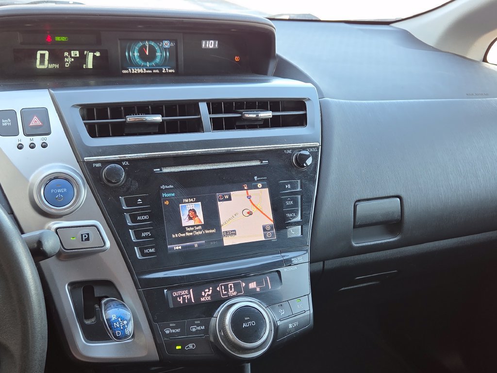 Used 2015 Brown Toyota Three image 26