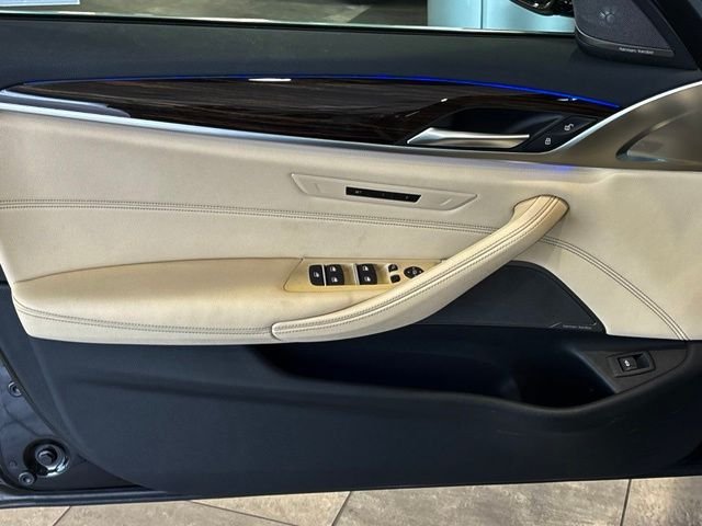 Used 2023 Black BMW 540i xDrive image 15