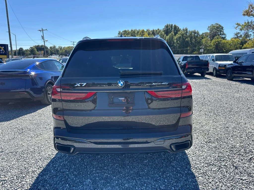 Used 2021 Black BMW xDrive40i image 3