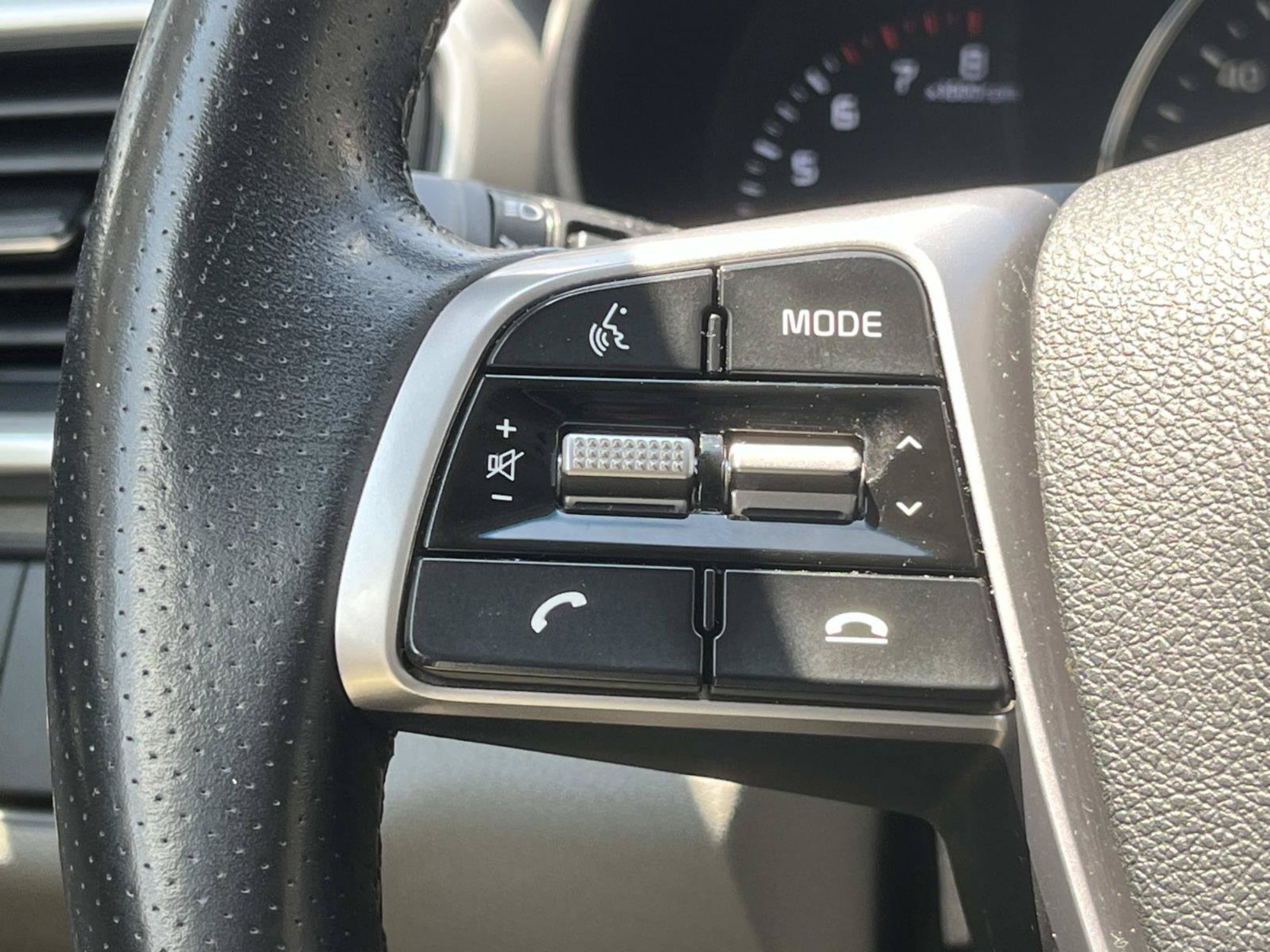 Used 2020 Imperial Blue Kia SX V6 image 39