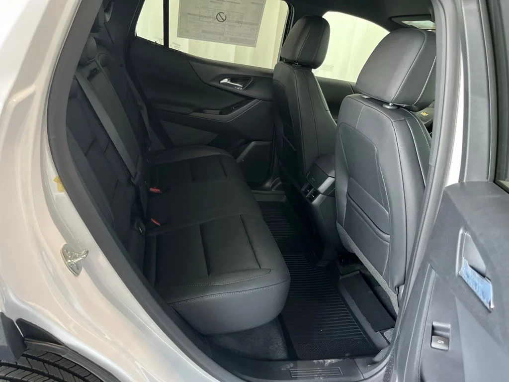 New 2026 White Chevrolet LT image 21