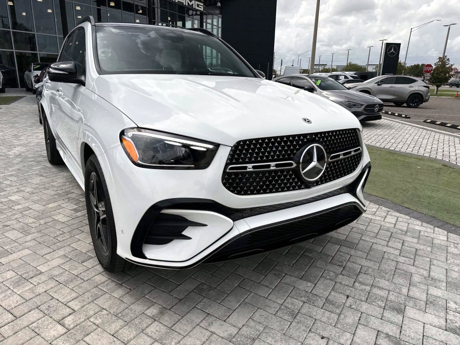 New 2026 Polar White Mercedes-Benz 350 4MATIC® SUV image 8