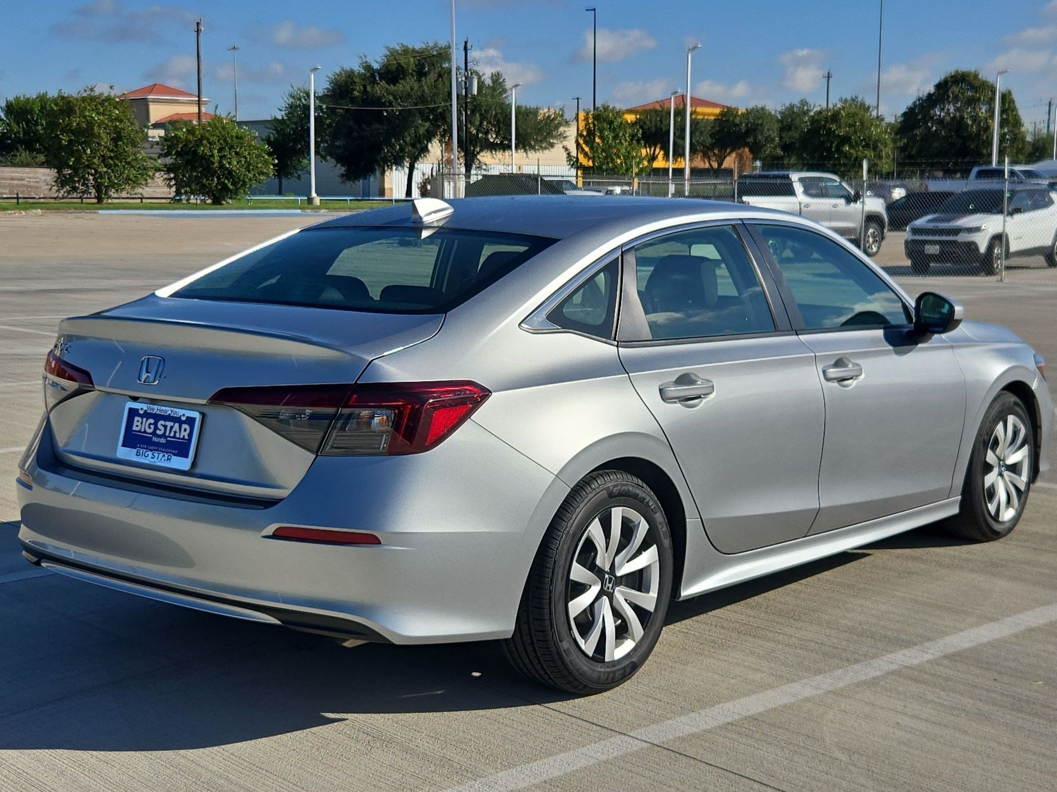 Certified Used 2025 Solar Silver Metallic Honda LX image 3
