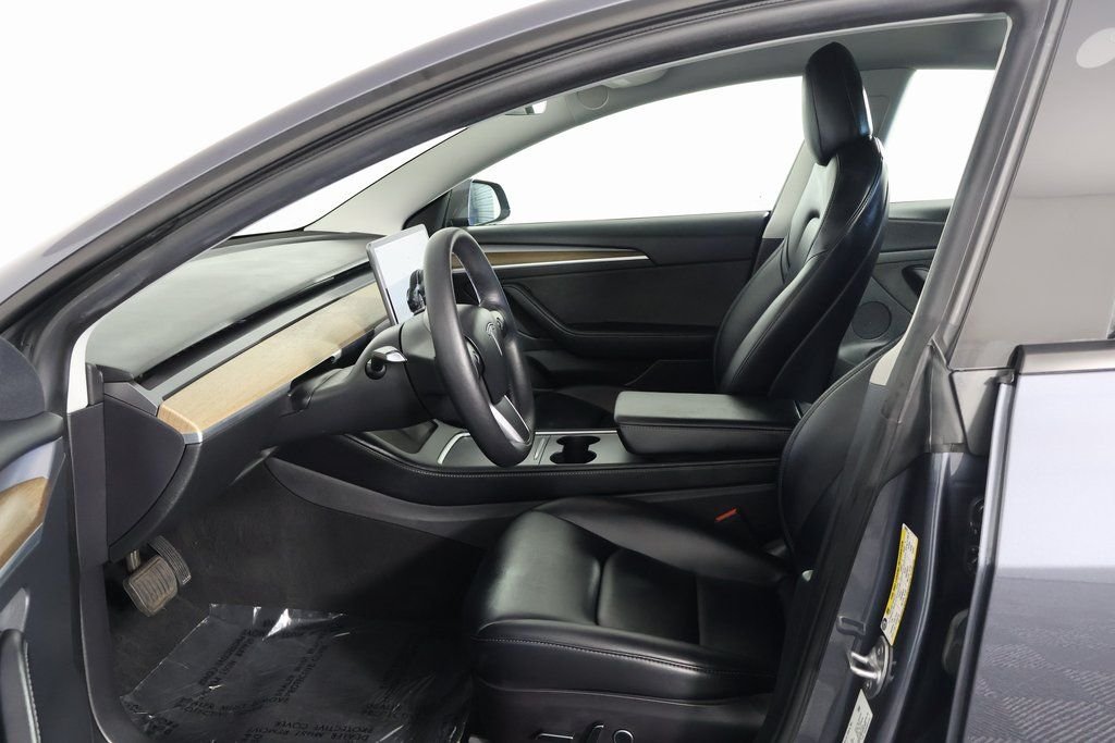 Used 2022  Tesla Base image 10