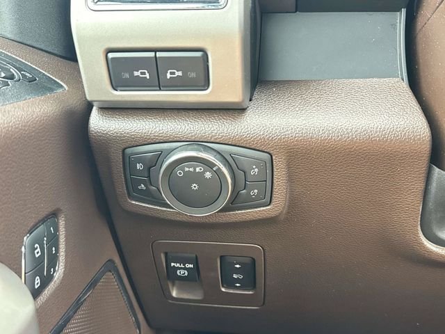 Used 2019 Red Ford King Ranch image 23