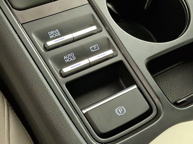 Certified Used 2026 White Hyundai SE image 27