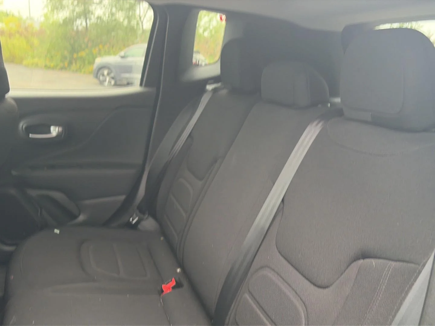 Used 2022 Metallic Jeep Latitude image 9