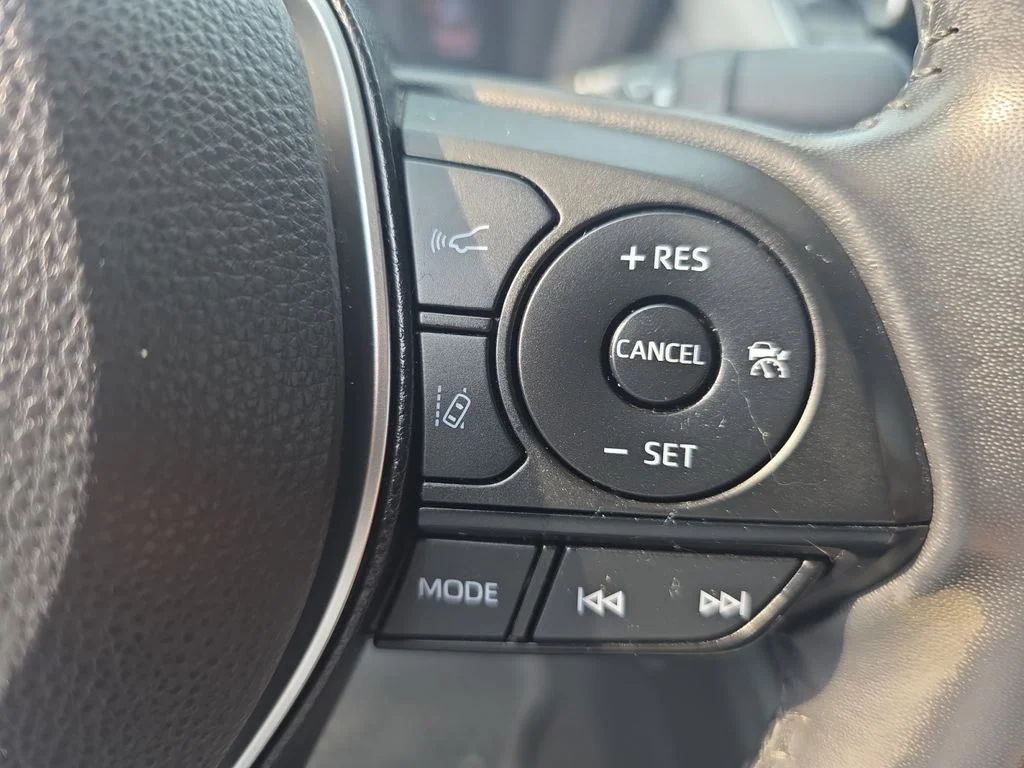 Used 2020 Classic Silver Metallic Toyota SE image 19