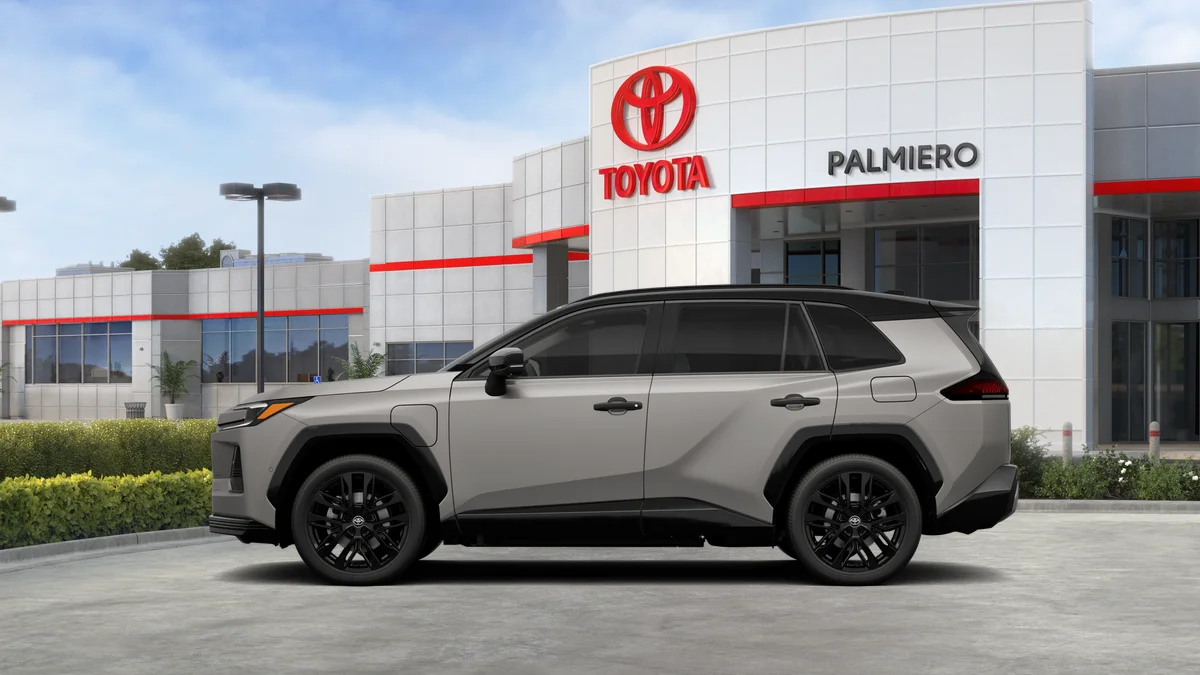 New 2026 Meteor Shower with Midnight Black Metallic roof Toyota XSE image 4