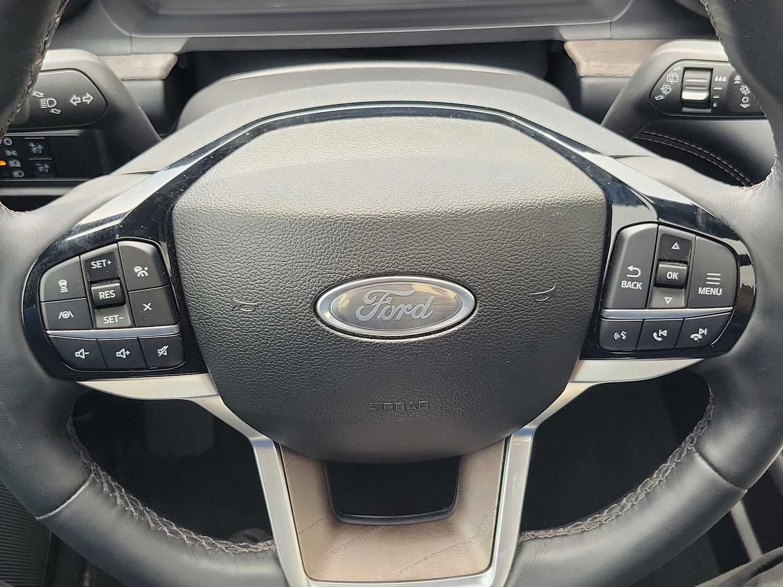 Used 2023 Black Ford Platinum image 23