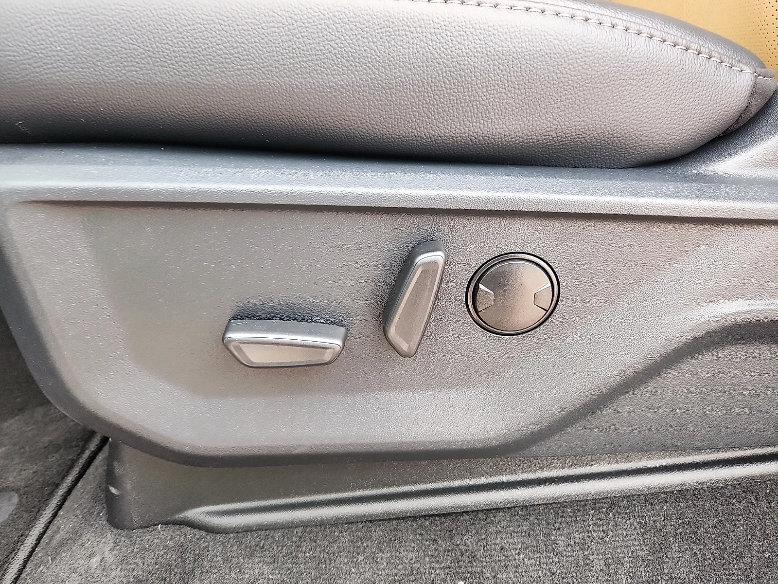 New 2026 Avalanche Ford F-250® Lariat® image 16