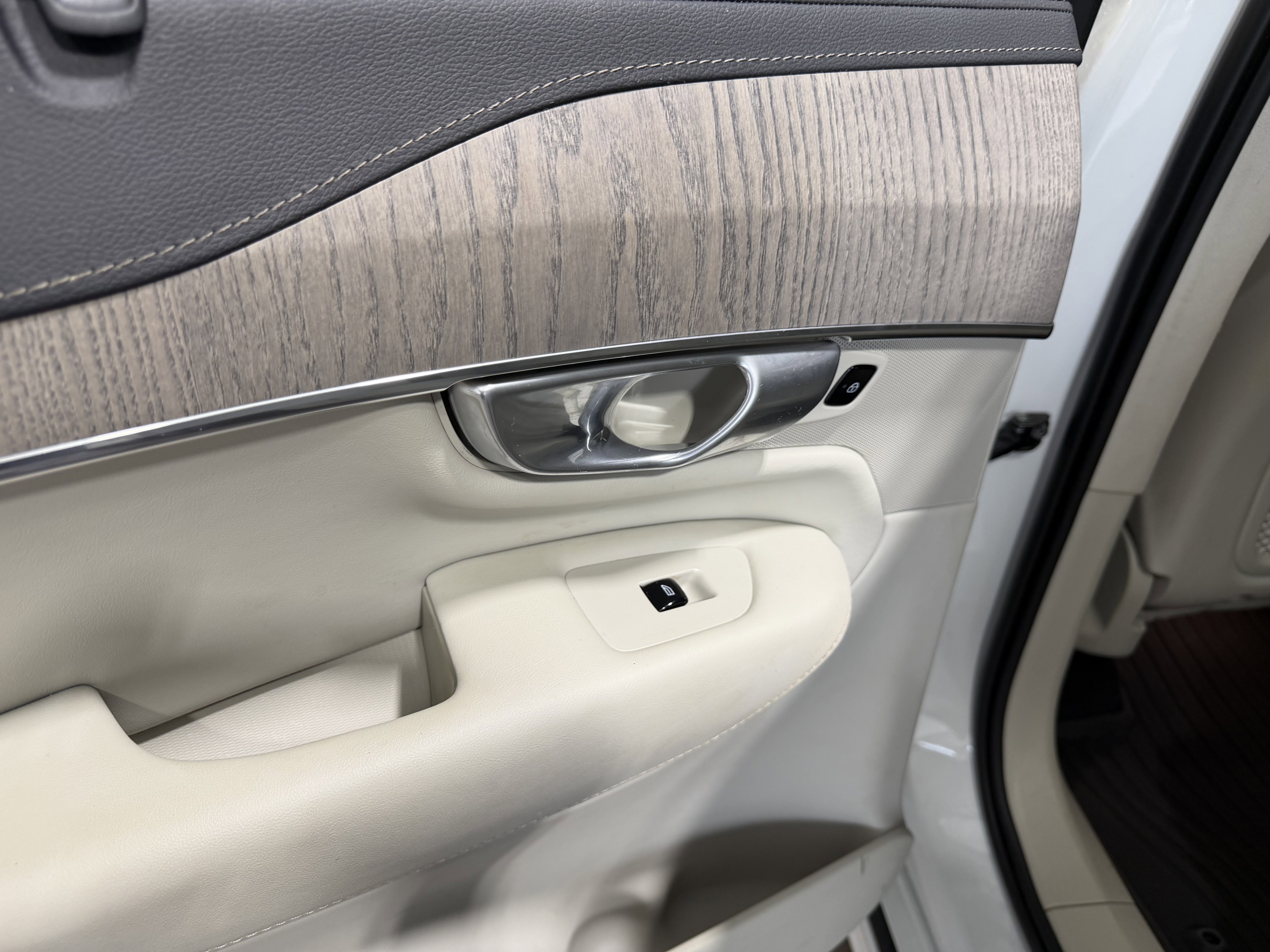 2023 Volvo XC90 Ultimate - Photo 27