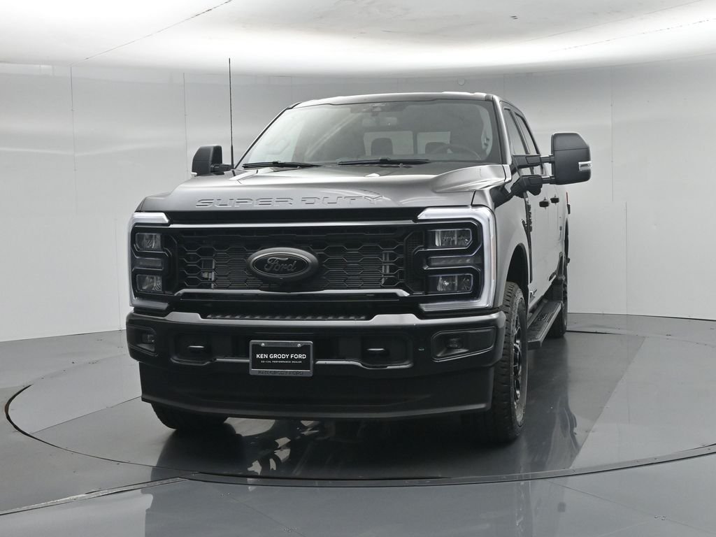 New 2026 Agate Black Metallic Ford XLT image 55