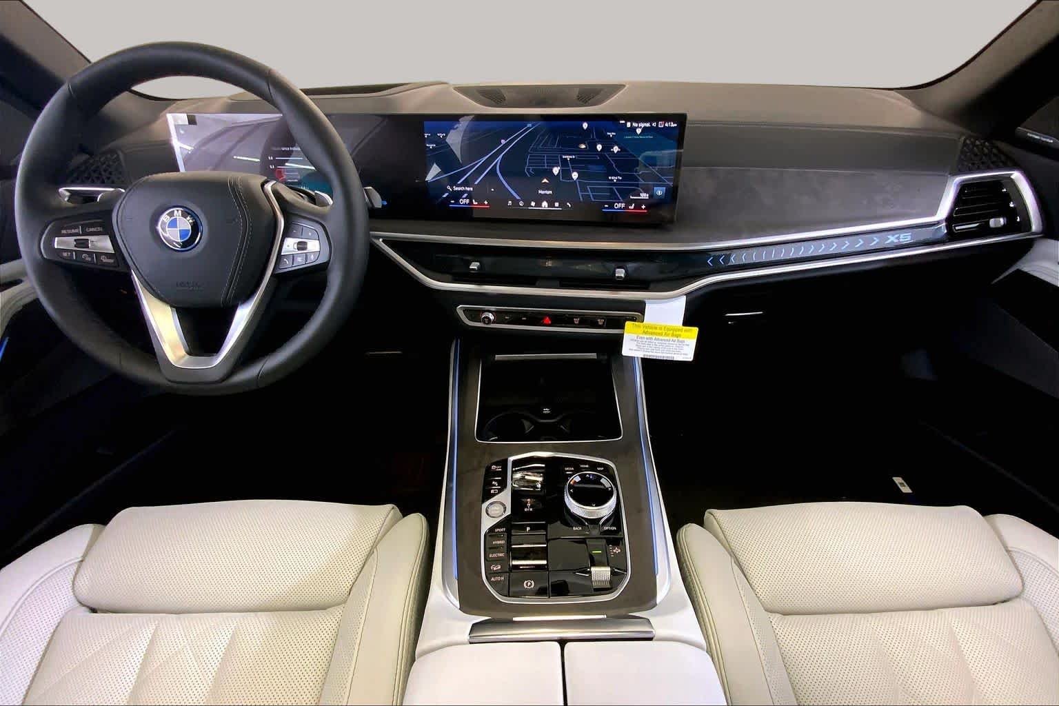 New 2026 Skyscraper Grey Metallic BMW xDrive50e image 5