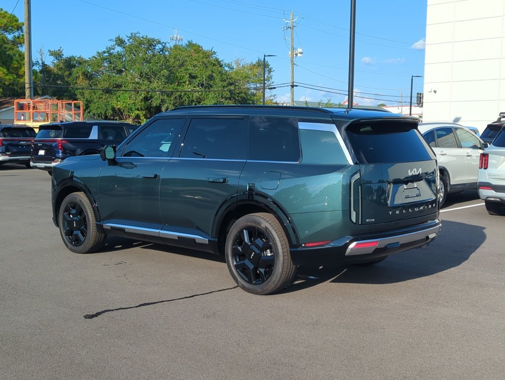 New 2027 Black Jade Green Kia SX image 5