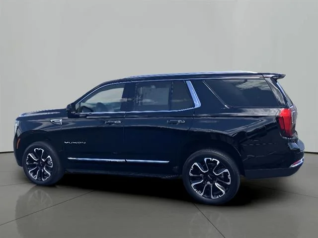 Used 2025 Onyx Black GMC Elevation image 2