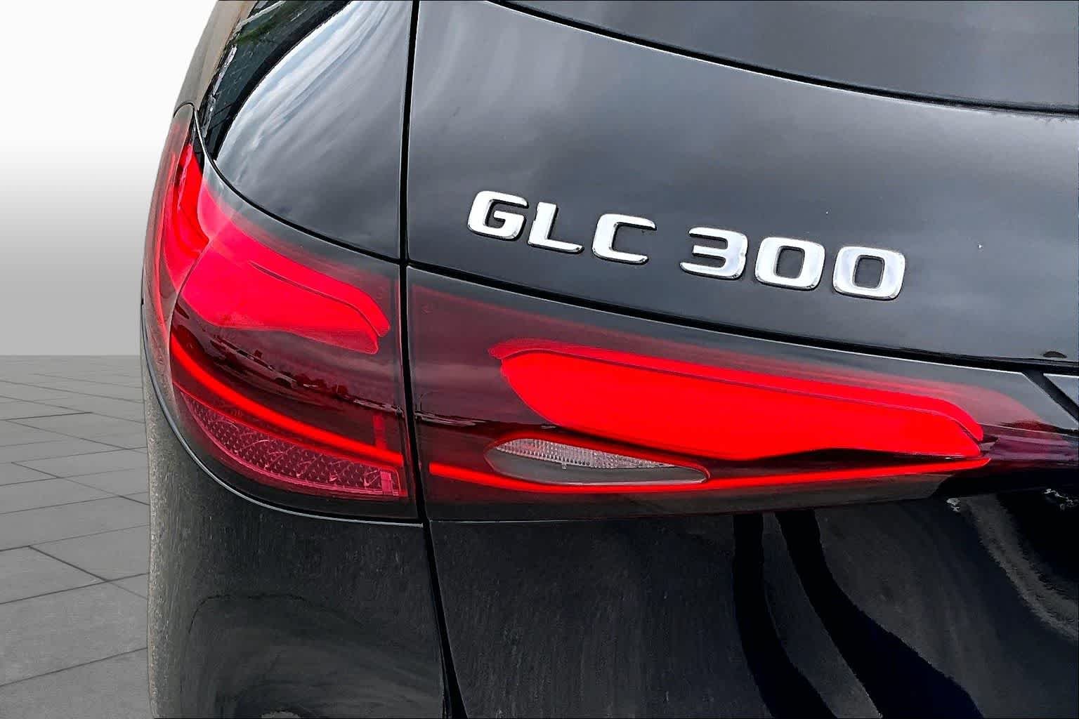 Certified Used 2024 Black Mercedes-Benz GLC 300 image 29
