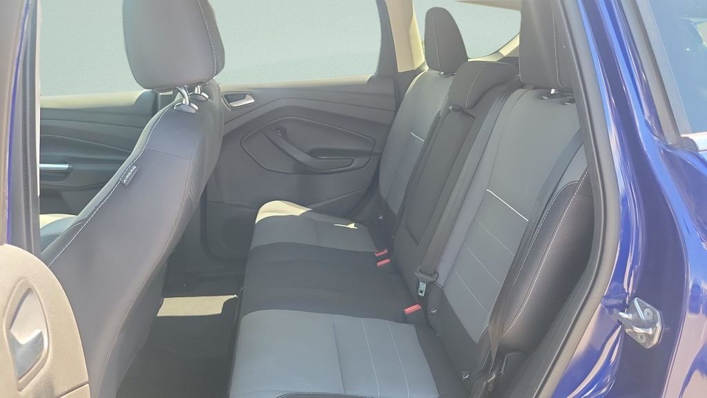Used 2015 Blue Ford SE image 10