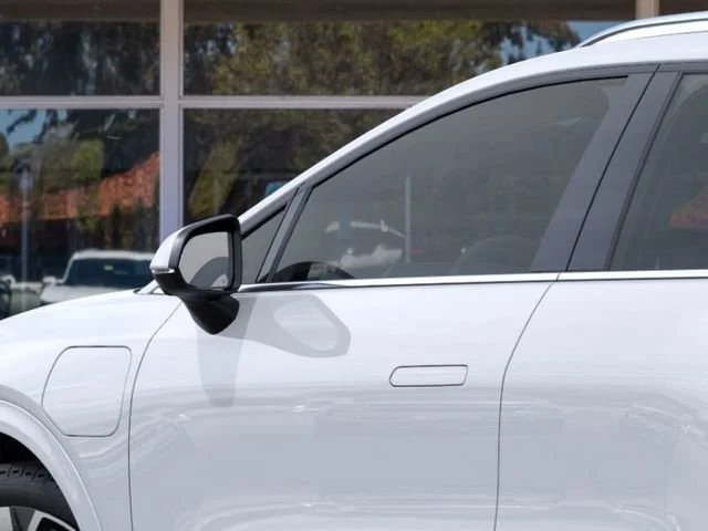2025 Chevrolet Equinox EV LT - Photo 12