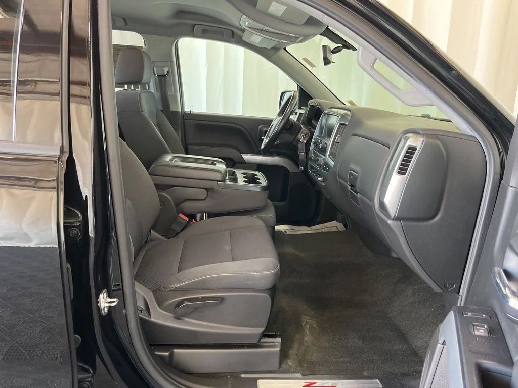 Used 2018 Black Chevrolet LT image 18