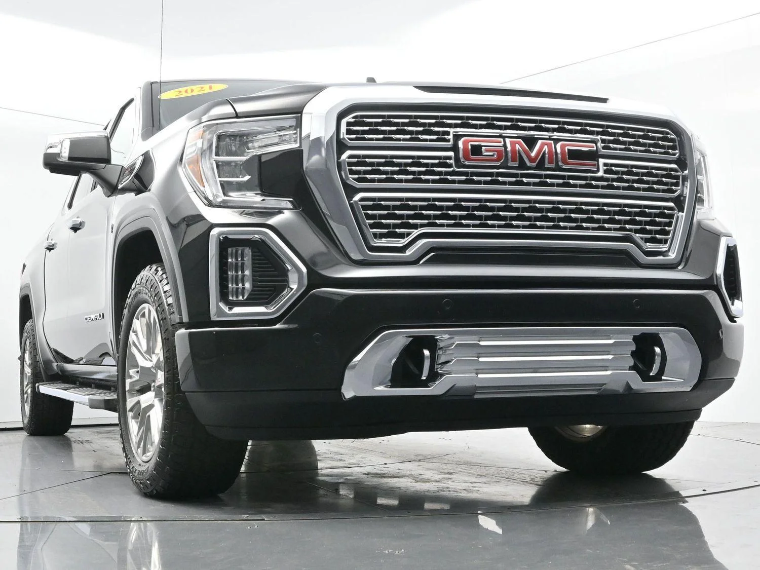 Used 2021 Onyx Black GMC Denali image 49