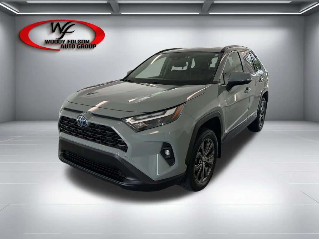 Used 2022 Lunar Rock Toyota Hybrid XLE Premium image 3