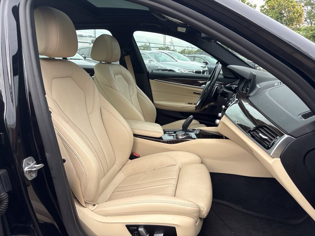 Used 2019 Black BMW 540i xDrive image 17