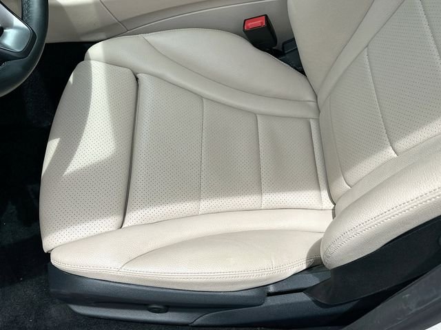 Used 2017 White Mercedes-Benz C 300 image 18