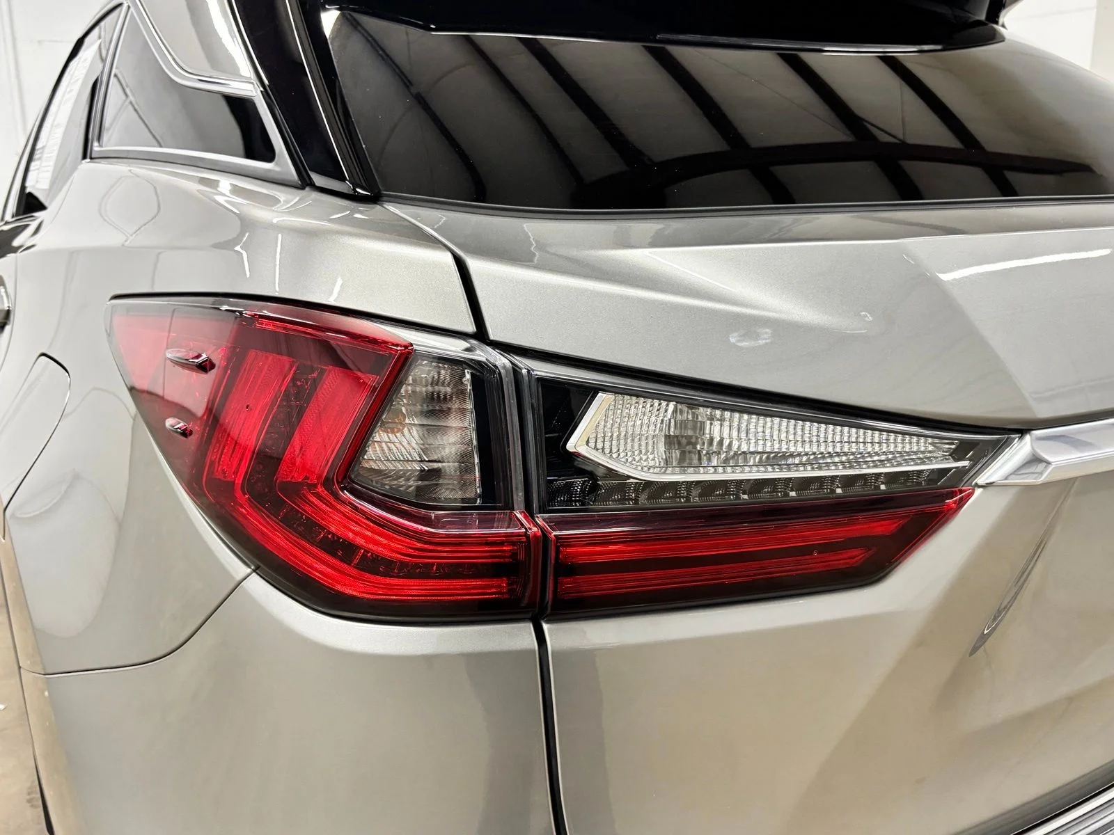 Used 2021 Silver Lexus 350 image 7