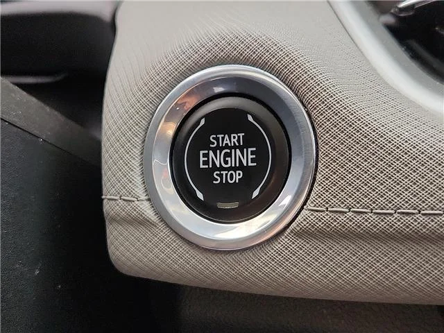 Used 2025 Blue Chevrolet LT Front-Wheel Drive image 18