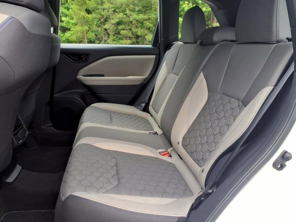 Used 2025 Crystal White Pearl Subaru Base image 12
