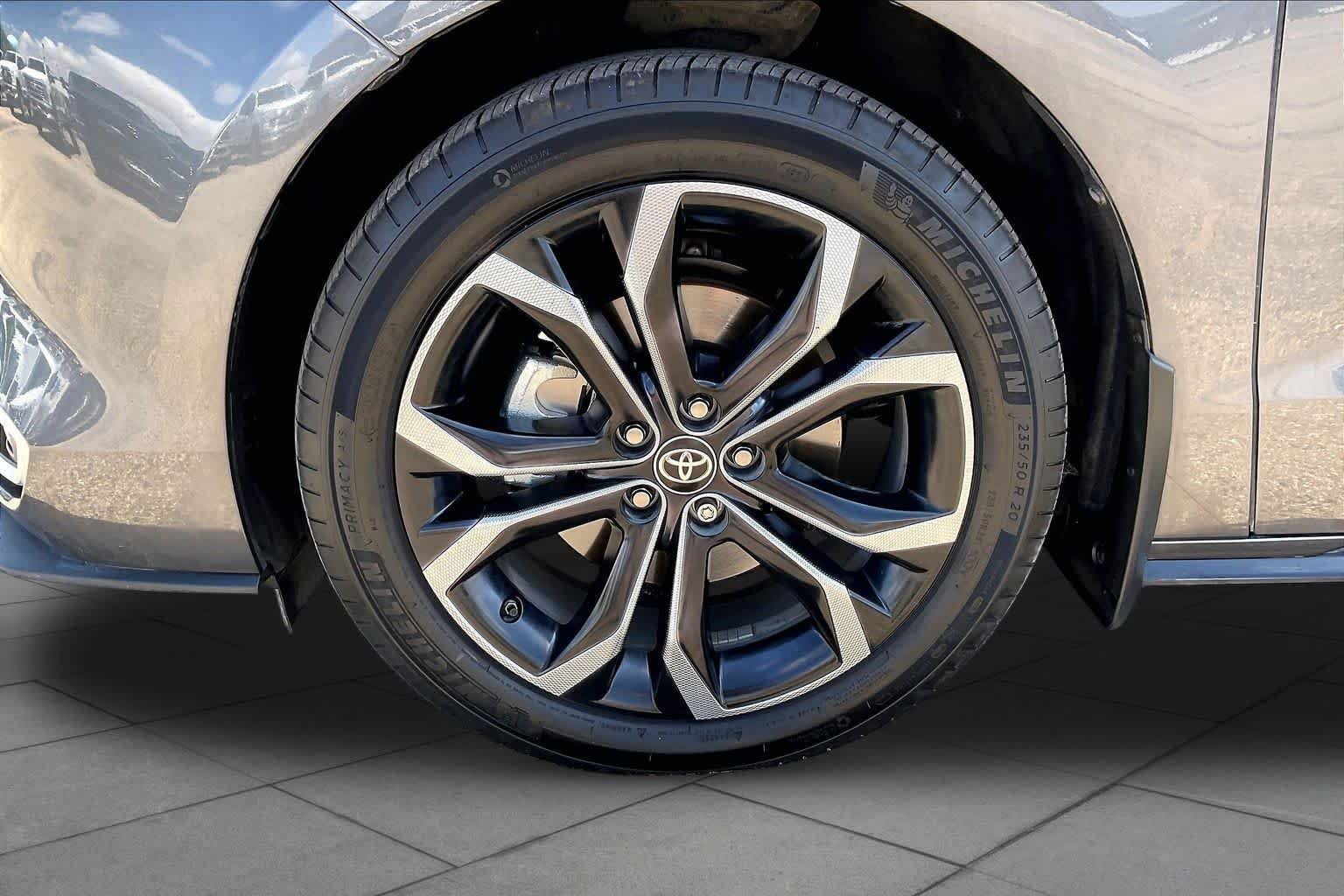 Used 2025 Magnetic Gray Metallic Toyota Platinum image 11