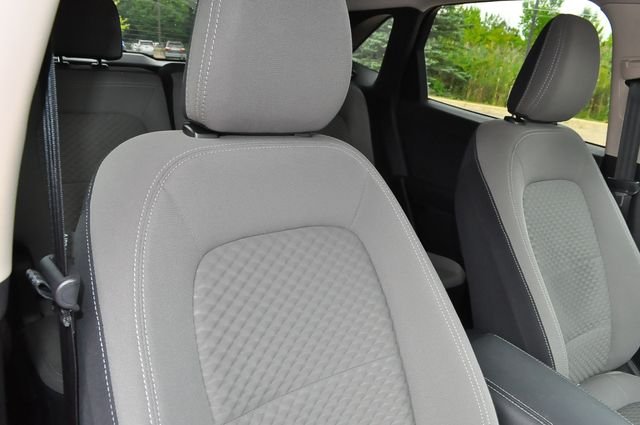 Used 2020 Black Ford SE image 15