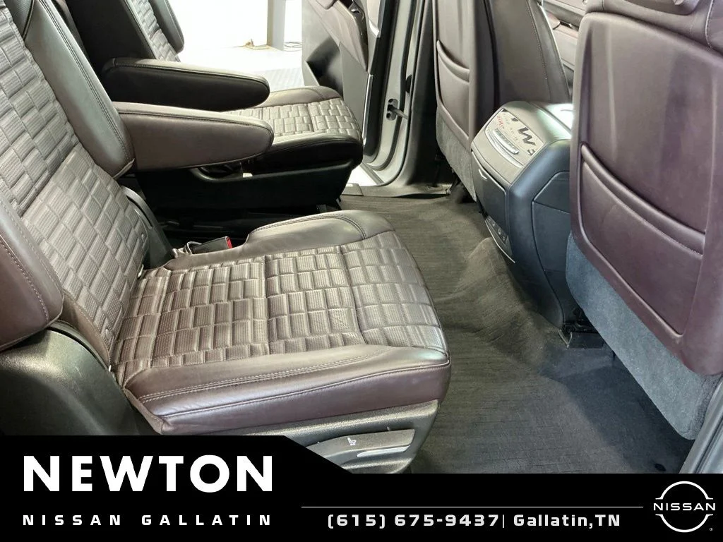 Used 2021 Crystal White Tricoat Cadillac Sport Platinum image 21