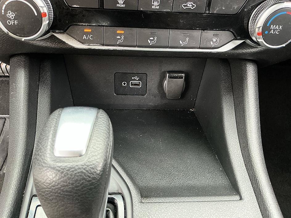 Used 2022 Super Black Nissan S image 19