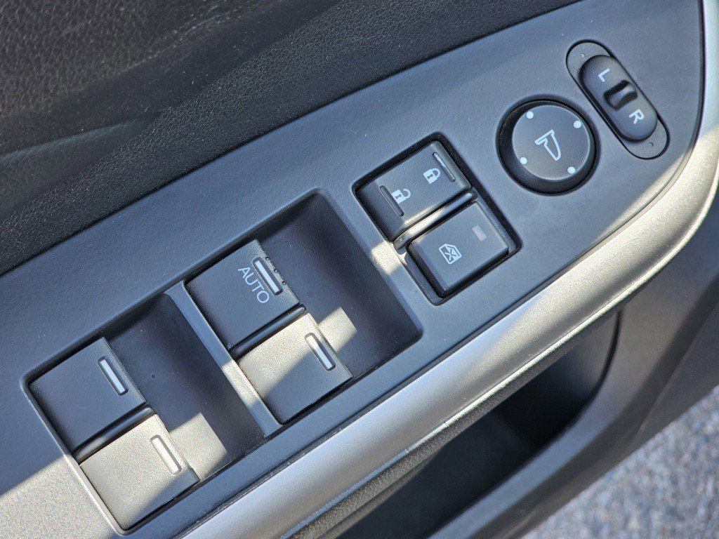 Used 2013  Honda EX-L image 25