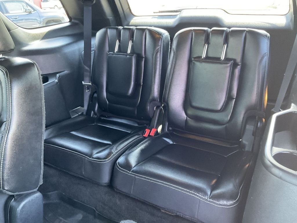 Used 2017 Silver Ford Limited image 23