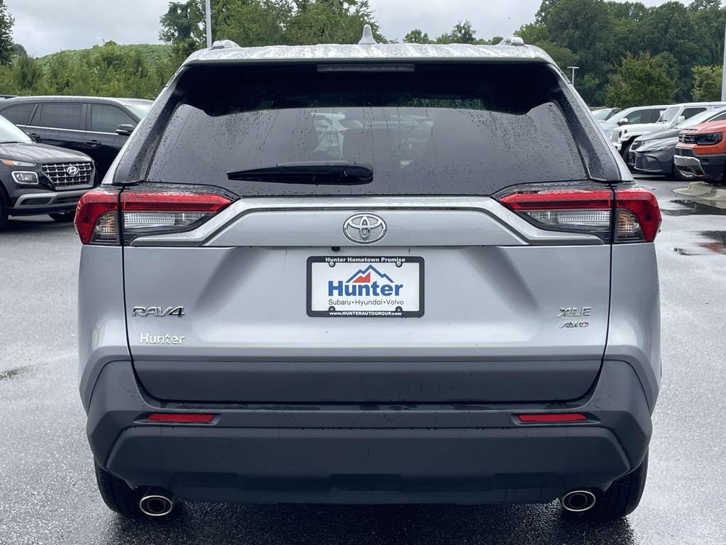 Used 2022 Silver Sky Metallic Toyota XLE image 27